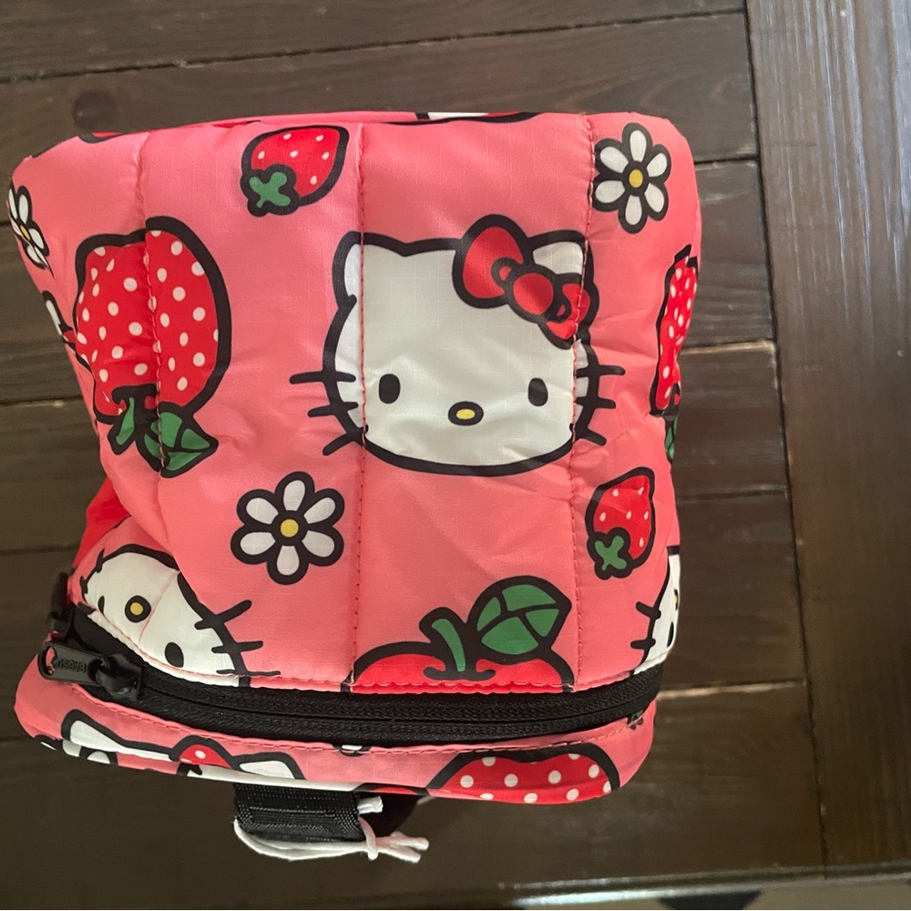 Baggu x Hello Kitty and Friends Puffy Lunch Bag - Picture 5 of 13